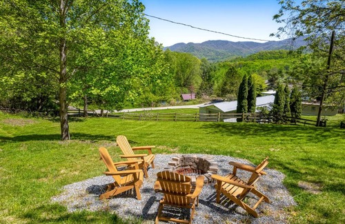 Waynesville House | Restoration House: Family-Friendly Stay with Top Ratings