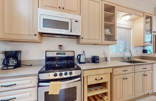 Langley Apartment | Tranquil Tiny Home with Outdoor Oasis and Central Location