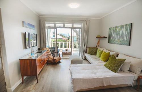 Simon's Town Apartment | Relaxing Getaway at Boulders Beach, Simonstown - Guest Rated 9.8