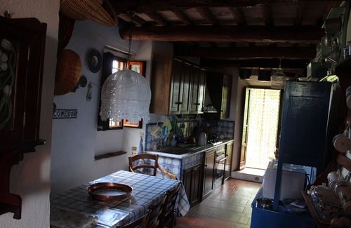 Castellina in Chianti House | Charming Chianti Farmhouse with Pool & Tennis Court