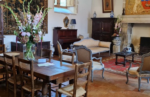 Roeze-sur-Sarthe House | Restored family manor - Great Room and its private bathroom