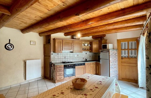 Saint-Ilpize Cottage | Gite Saint-Ilpize: Family-Friendly Stay with Pool & Spa