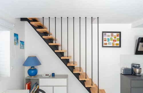 8th Arrondissement House | Cozy Retreat Steps from Marina and Beach with Pool Access