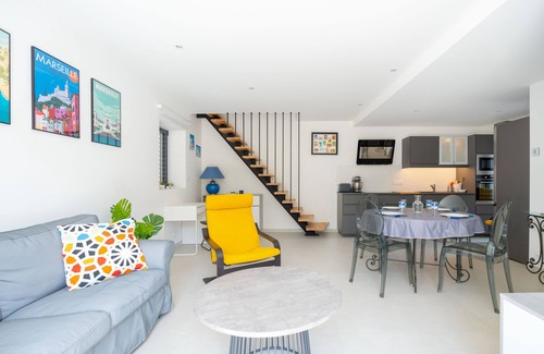 8th Arrondissement House | Cozy Retreat Steps from Marina and Beach with Pool Access