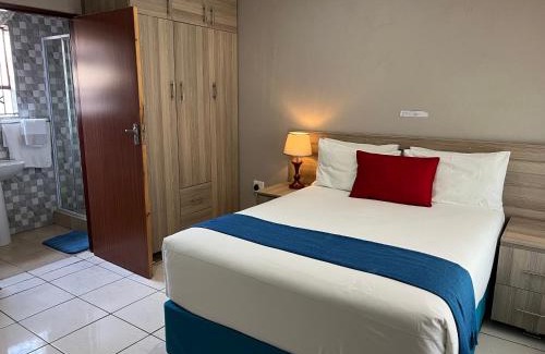 Bochum House | Discover Rethabile Guesthouse with Hot Tub & Breakfast