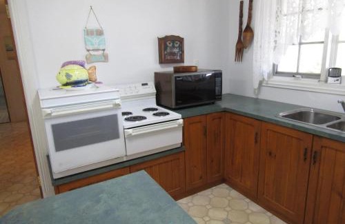 Port Julia House | Welcoming Retreat in Whiting: Pet Friendly & Family Oriented