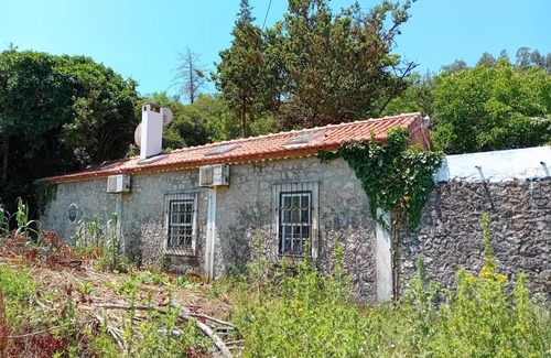 Almoster House | Retiro d'Azenha: Pet-Friendly Retreat with Hot Tub Access