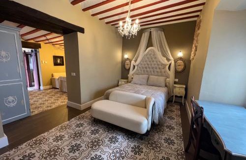 Almagro Hotel | Highly Rated Retreat at Retiro del Teatro Almagro