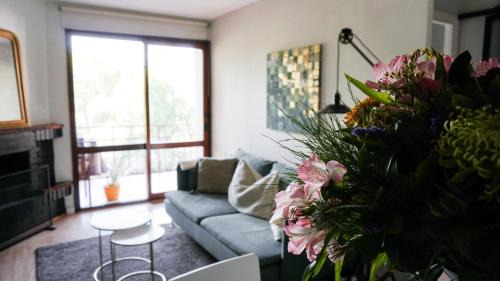 San Martin de Valdeiglesias Apartment | Pet-Friendly Lakeside Apartment Near Madrid with Ocean Views