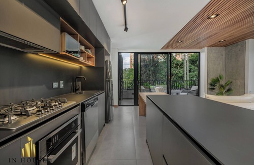 Patio Bonito Apartment | Comfortable Retreat: Retiro Fresco Poblado Apartment with Spa