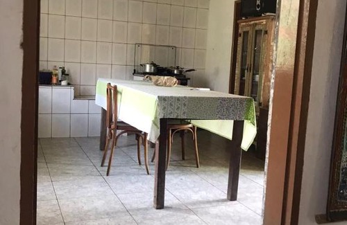 Aiuruoca House | Cozy Retreat at Retiro na Mantiqueira - Pet Friendly Getaway