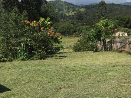 Aiuruoca House | Cozy Retreat at Retiro na Mantiqueira - Pet Friendly Getaway