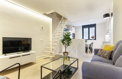 Retiro Apartment | Elegant Retiro V Apartment with Spa & Family Amenities