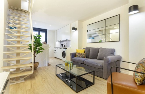 Retiro Apartment | Elegant Retiro V Apartment with Spa & Family Amenities