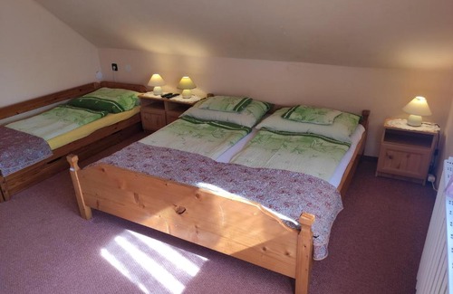 Gor House | Retro Retreat Gór - Pet Friendly with Oceanfront Views