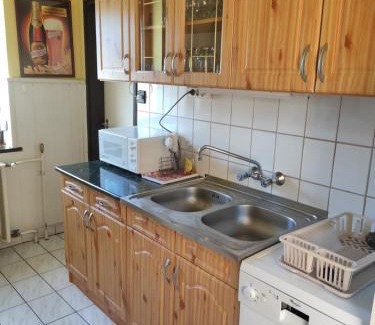 Gor House | Retro Retreat Gór - Pet Friendly with Oceanfront Views