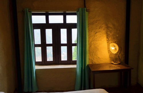 Dhunkharka House | Inviting Retreat at Damaar: Family-Friendly Dining & Breakfast