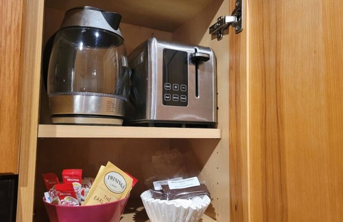 Ucluelet Cabin | Unforgettable Stay at Rainforest Retreat - Bracken's Cabin
