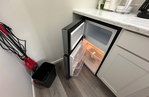 Friendly Apartment | Top-Rated Condo with AC, WiFi & Kitchen Near Attractions