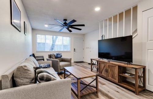 College Hill Apartment | Prime Retreat Near UO and Autzen Stadium for Families