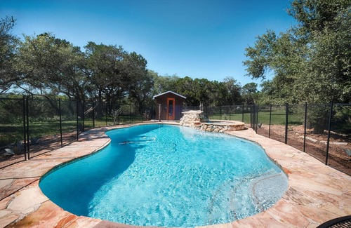 Oatmeal House | Tranquil Retreat by Flat Creek Winery with Pool & Fire Pit