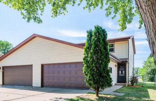 Appleton House | Family-Friendly Retreat on Ridgeview - Pet and Child Welcome