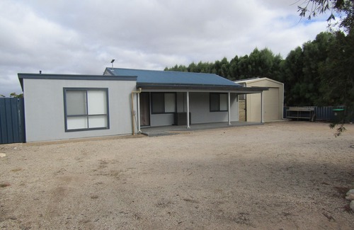 Port Vincent House | Retreat on Talbot: Walk to Shops, Pub & Beach Access