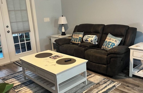 Homosassa Villa | Guest Rated 9.8: Retreat on the Creek Duplex Home