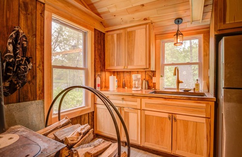 Hiram Cabin | Relax at Retreat on the Saco River - Pet Friendly Getaway