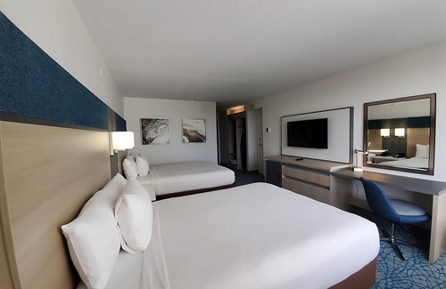Florida Central Atlantic Coast Hotel | Relaxing Retreat with Pool Access and Family-Friendly Amenities