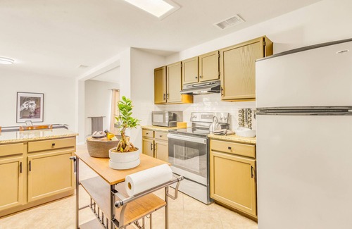 Braun's Farm House | Family-Friendly Retreat Near Six Flags & Seaworld