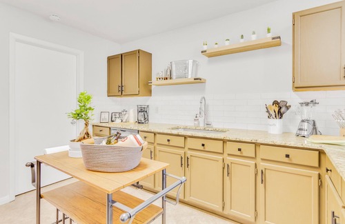 Braun's Farm House | Family-Friendly Retreat Near Six Flags & Seaworld