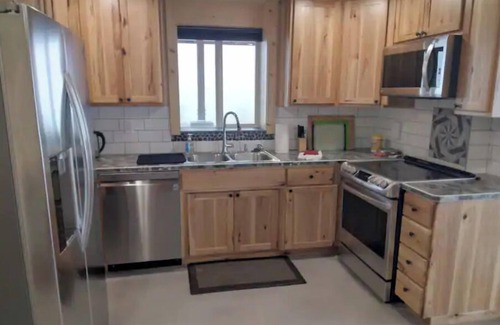 Harvard Apartment | Ideal Retreat Suite at Princeton Highlands with Breakfast Included
