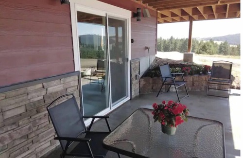 Harvard Apartment | Ideal Retreat Suite at Princeton Highlands with Breakfast Included