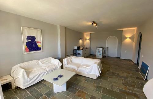 Agii Anargiri Villa | Idyllic Retreat Villa by the Sea with Pool in Porto Heli