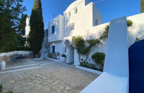 Agii Anargiri Villa | Idyllic Retreat Villa by the Sea with Pool in Porto Heli
