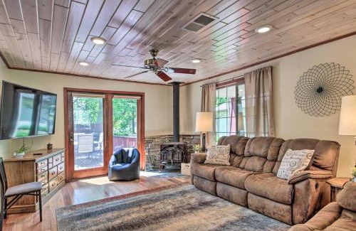 Puposky House | Relaxing Retreat with Lake Access & Private Boat Dock