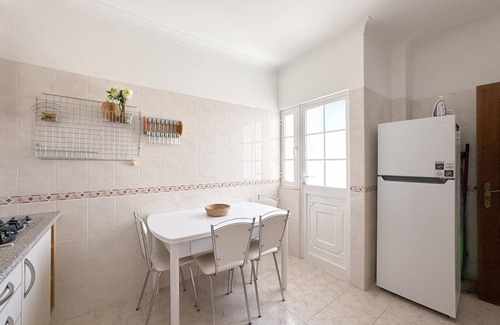 Espiche Apartment | Inviting Casa Elza - Apartment with Terrace & Great Amenities