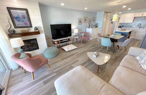 Lincoln City Condo | "Retreat Yo Self": Cozy, Pet-Friendly Condo with Ocean Views, Pool.
