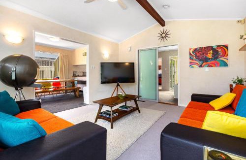 Whitby House | Inviting 4 Bedroom Retro Home in a Serene Setting