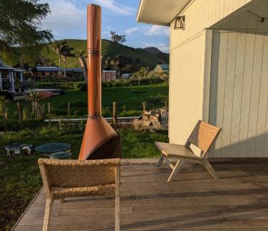 Kuaotunu House | Oceanfront Retro Kuaotunu Beach House with Pet-Friendly Vibes