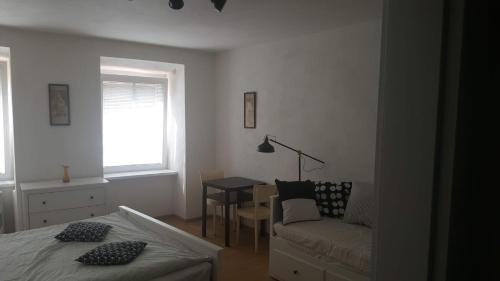 Brno-stred Apartment | Cozy Retro Apartment in Brno - Rated 9.6/10, Family-Friendly