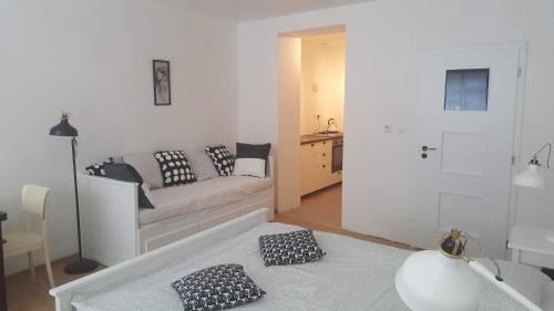 Brno-stred Apartment | Cozy Retro Apartment in Brno - Rated 9.6/10, Family-Friendly