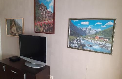 Malko Tarnovo Apartment | Cozy Retro Apartment - Family Friendly and Highly Rated Stay