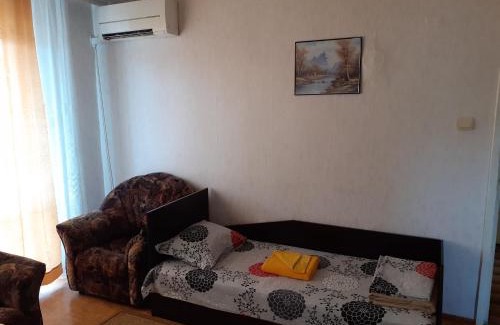 Malko Tarnovo Apartment | Cozy Retro Apartment - Family Friendly and Highly Rated Stay