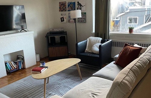 Kitsilano Apartment | Retro Apartment in Central Kitsilano, Steps from the Beach