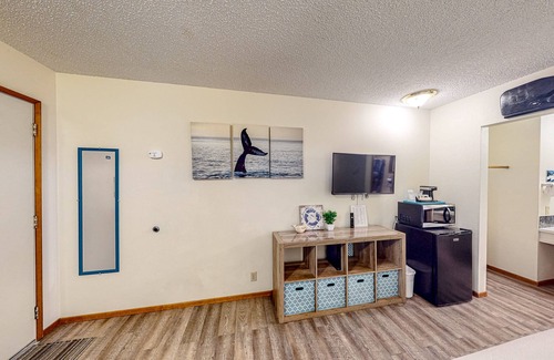 Bandon House | Cozy Beach Hideaway with Fast WiFi & Ocean Views