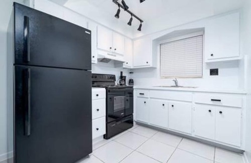 Lauderdale-by-the-Sea Apartment | Retro Chic Hotel Near Lauderdale-by-the-Sea's Beach