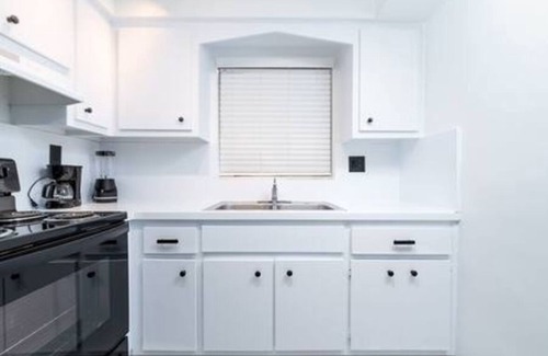 Lauderdale-by-the-Sea Apartment | Retro Chic Hotel Near Lauderdale-by-the-Sea's Beach