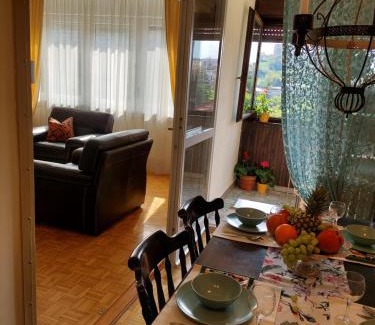 Zvezdara Apartment | Cozy Retro Apartment - Child-Friendly & Guest Rated 9.8